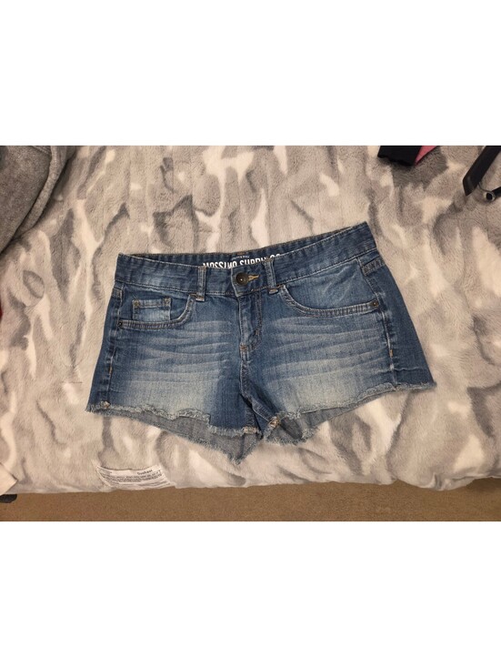 Pants - Mossimo Women's Denim Shorts Size 9 - Fit 6 Blue